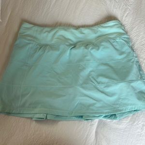 Lululemon skirt size 6!